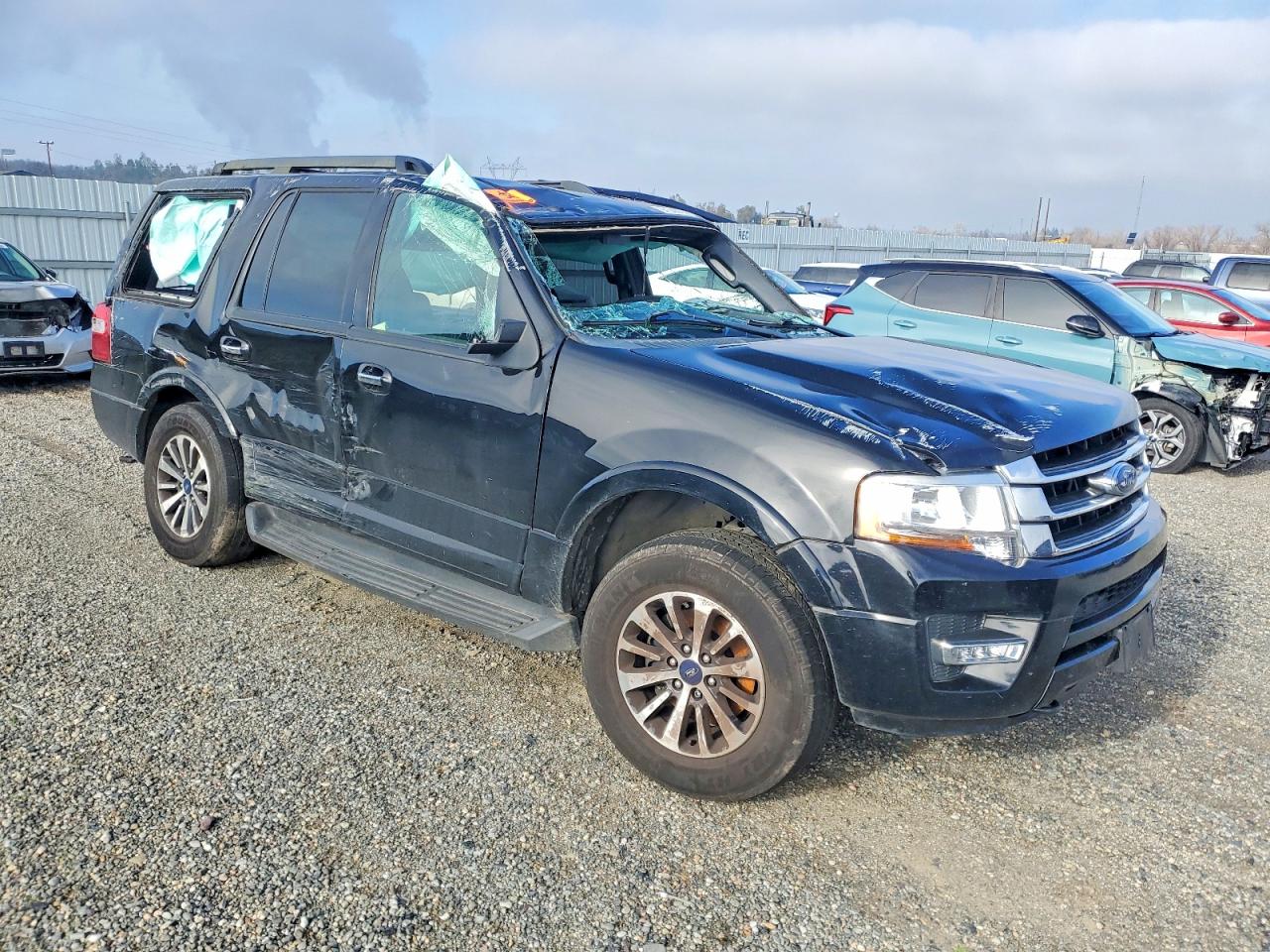 2017 FORD EXPEDITION XLT photo 4