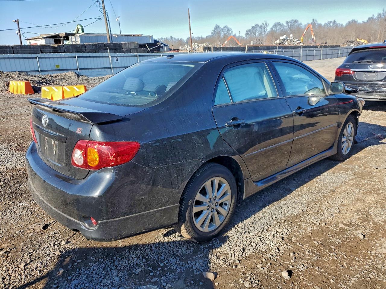 2010 TOYOTA COROLLA BASE photo 3