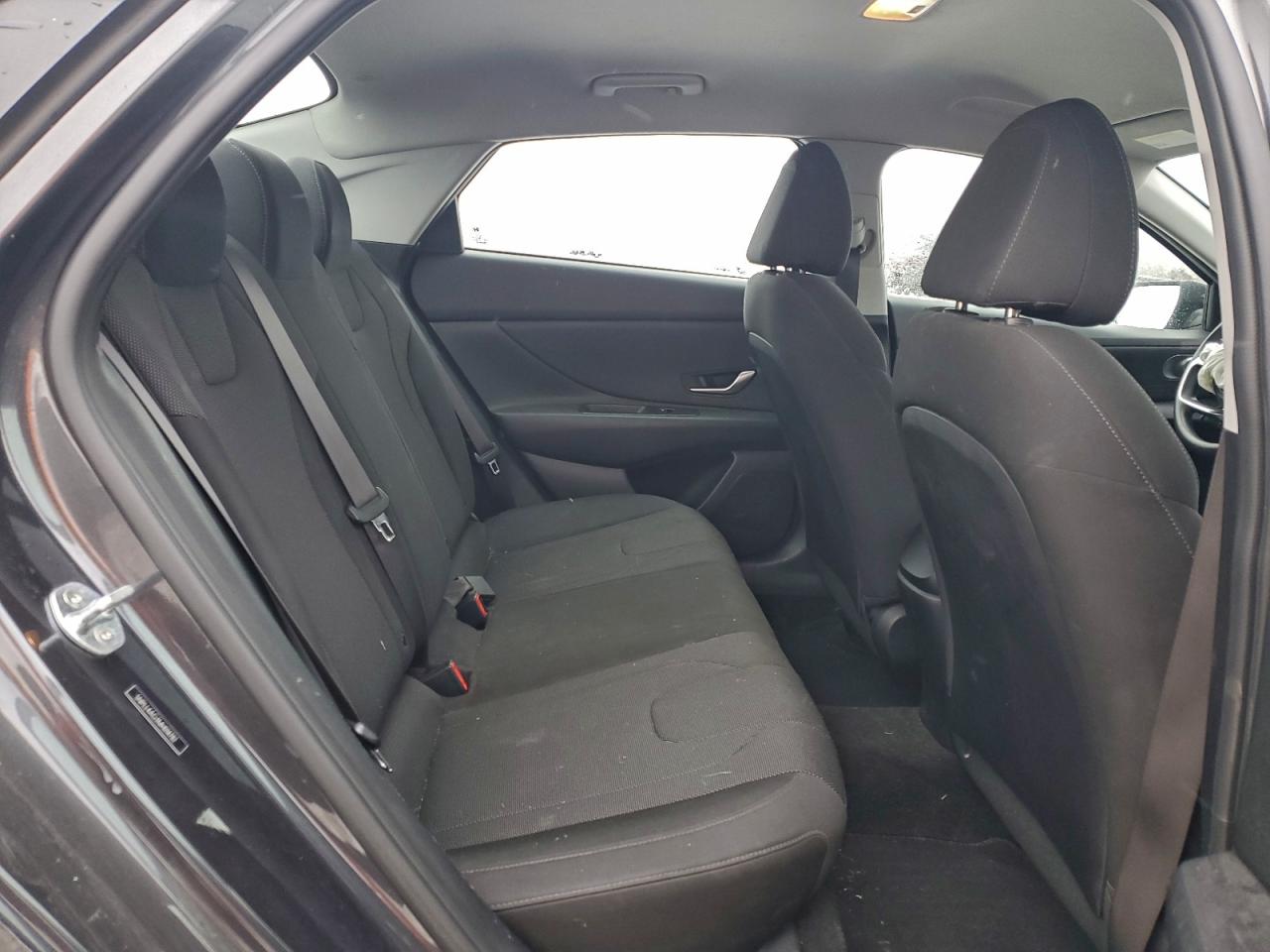 2021 HYUNDAI ELANTRA SE photo 10
