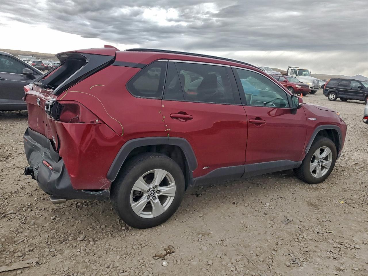 2019 TOYOTA RAV4 XLE photo 3