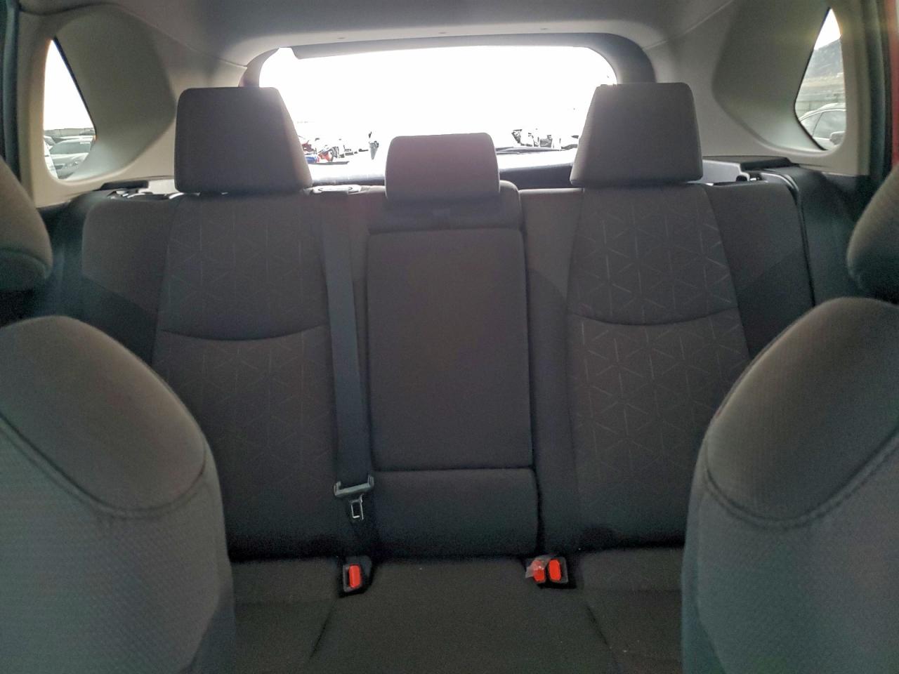 2019 TOYOTA RAV4 XLE photo 10