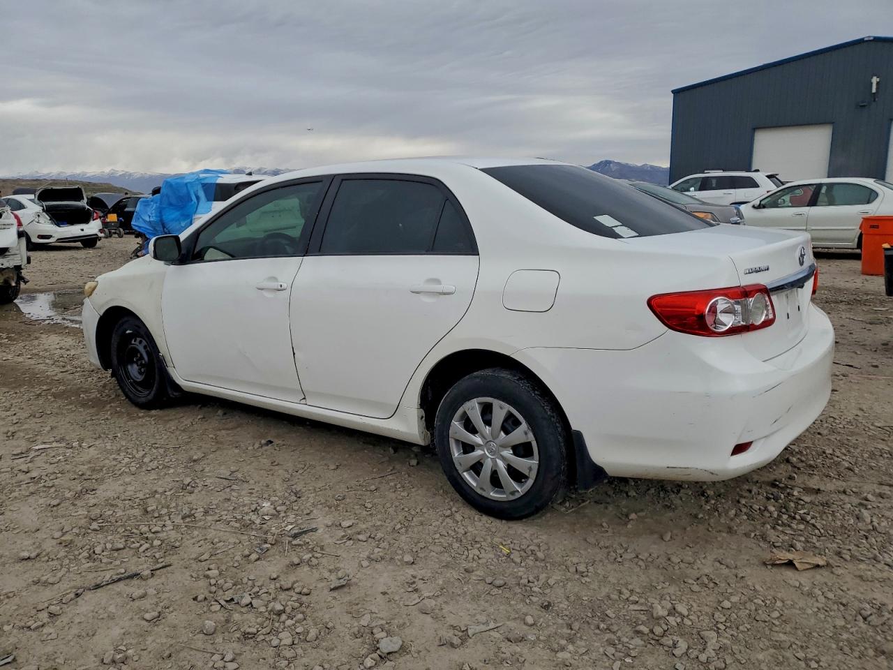 2011 TOYOTA COROLLA BASE photo 2