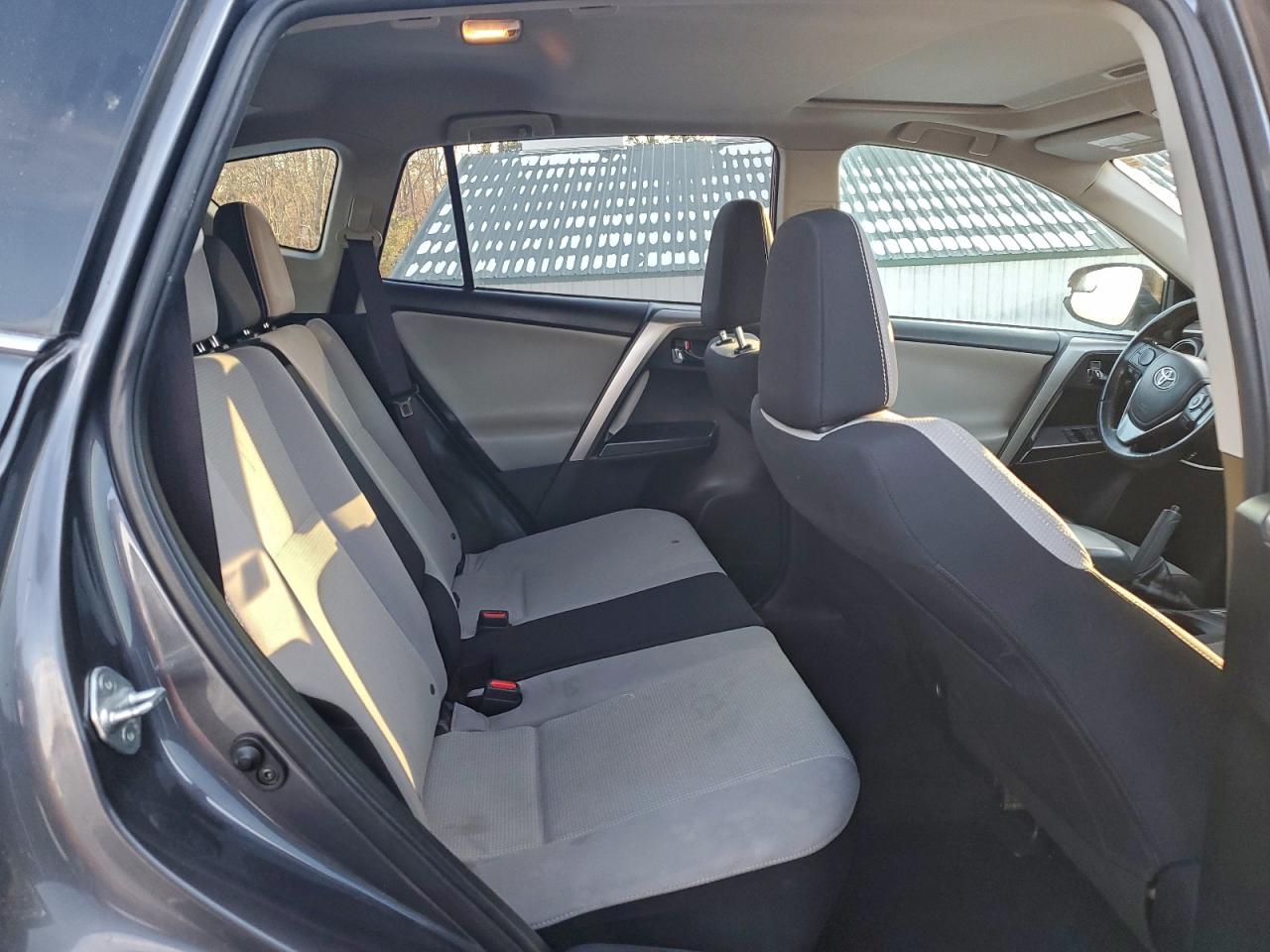 2017 TOYOTA RAV4 XLE photo 11