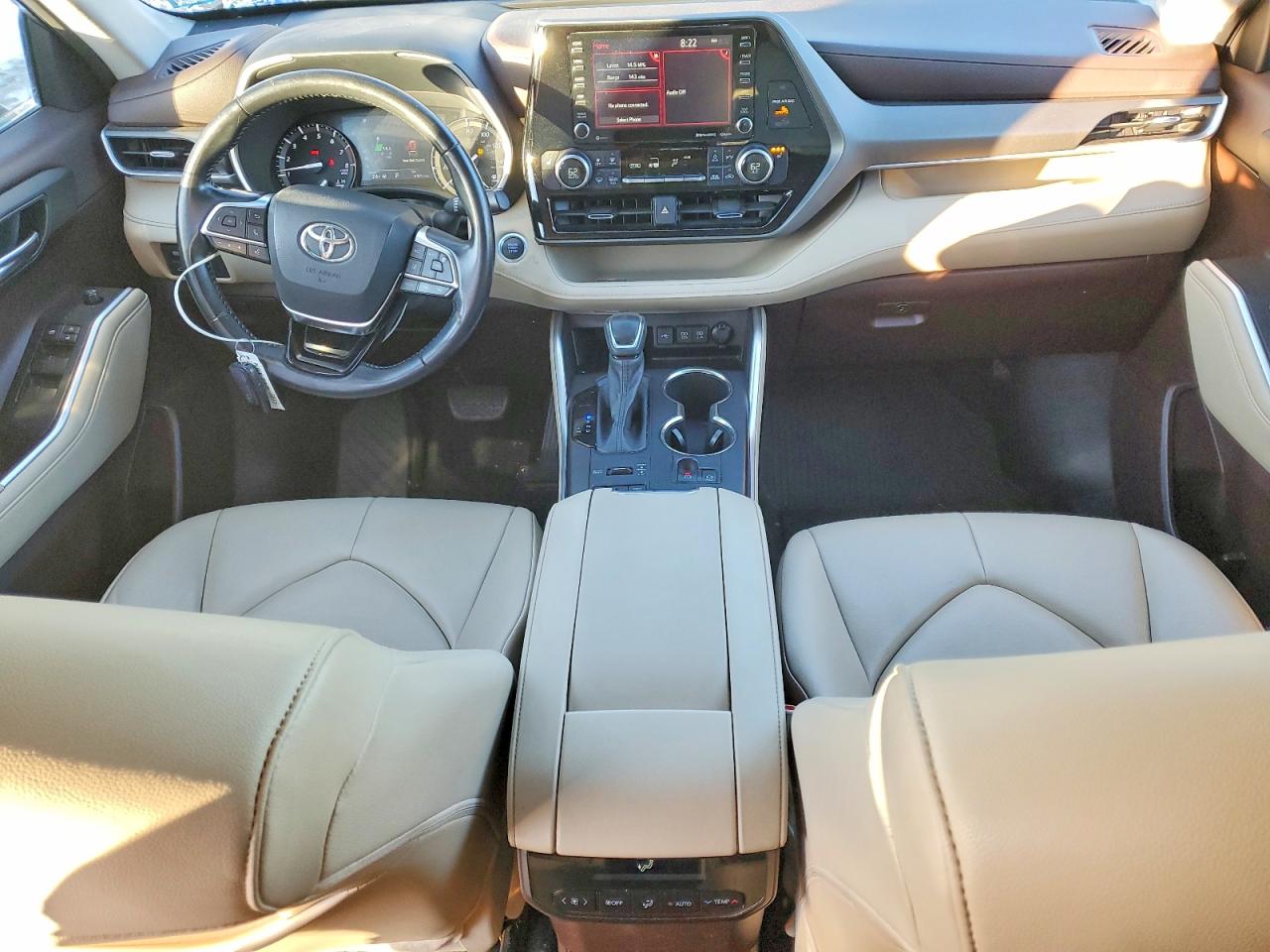 2021 TOYOTA HIGHLANDER XLE photo 8