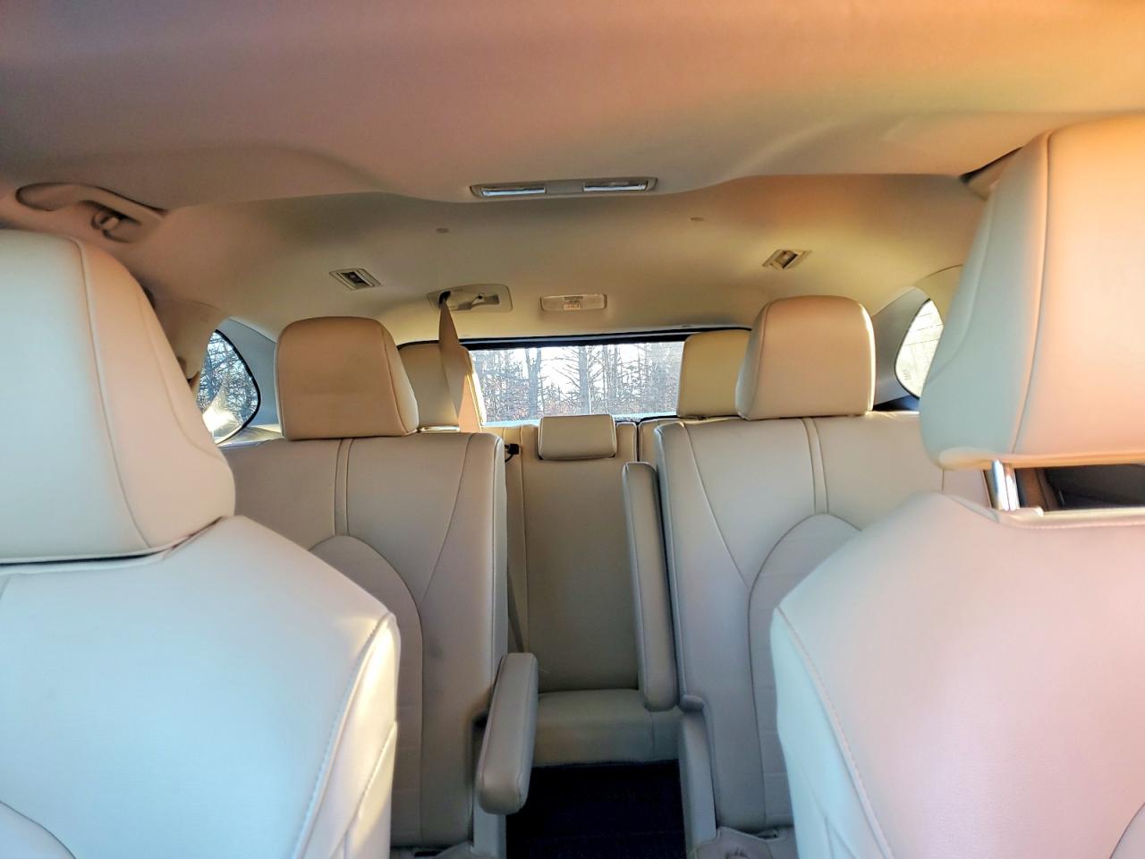 2021 TOYOTA HIGHLANDER XLE photo 10