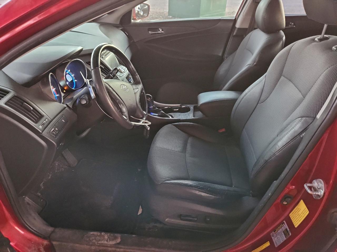 2011 HYUNDAI SONATA SE photo 7