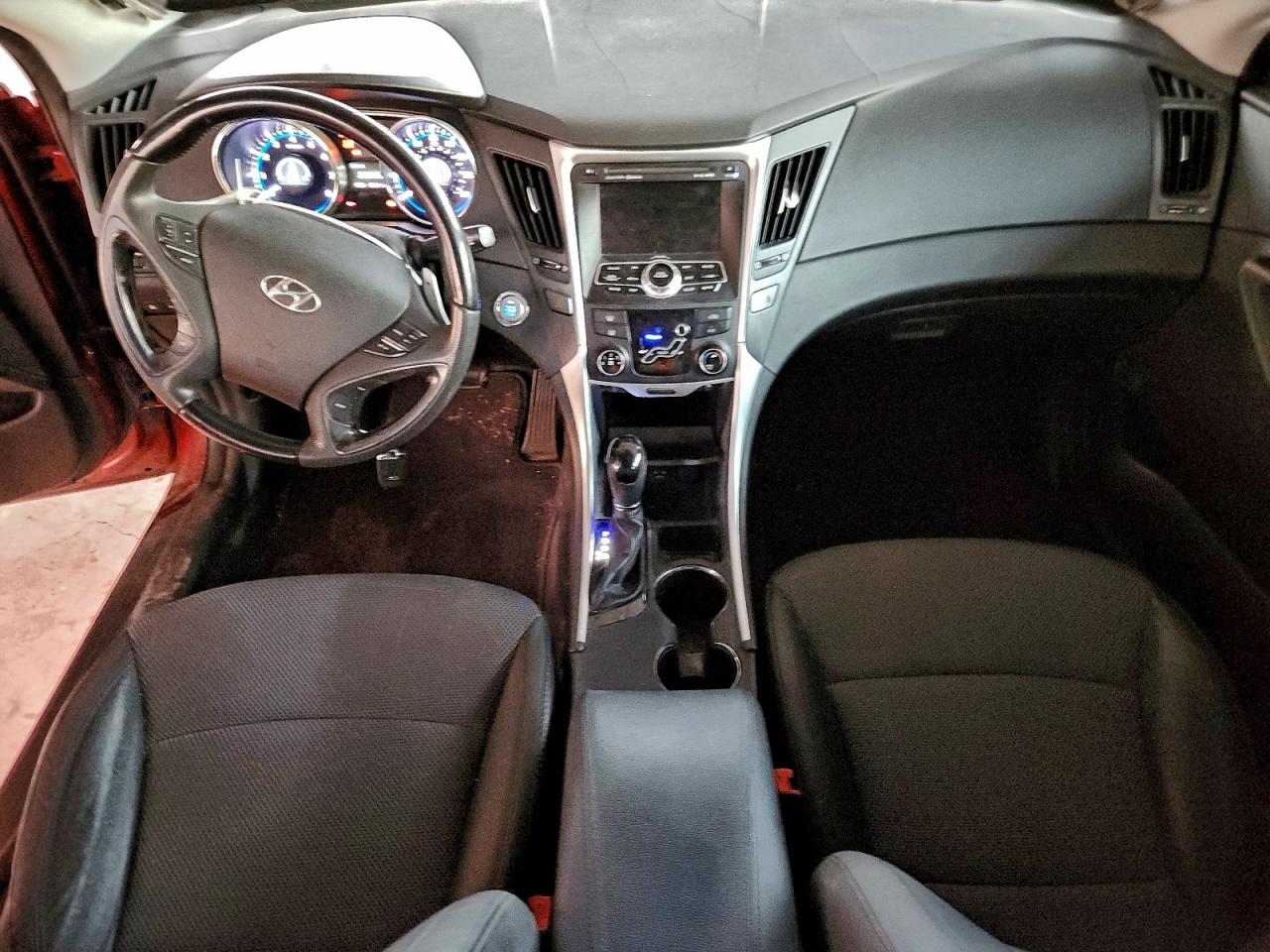 2011 HYUNDAI SONATA SE photo 8
