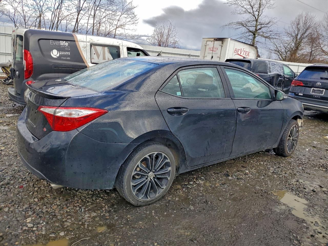 2015 TOYOTA COROLLA L photo 3