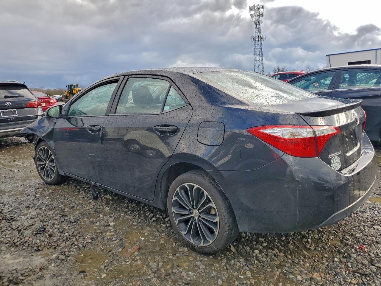 2015 TOYOTA COROLLA L photo 2