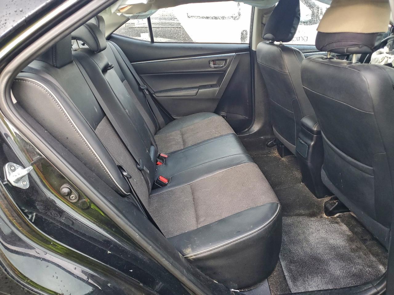 2015 TOYOTA COROLLA L photo 10