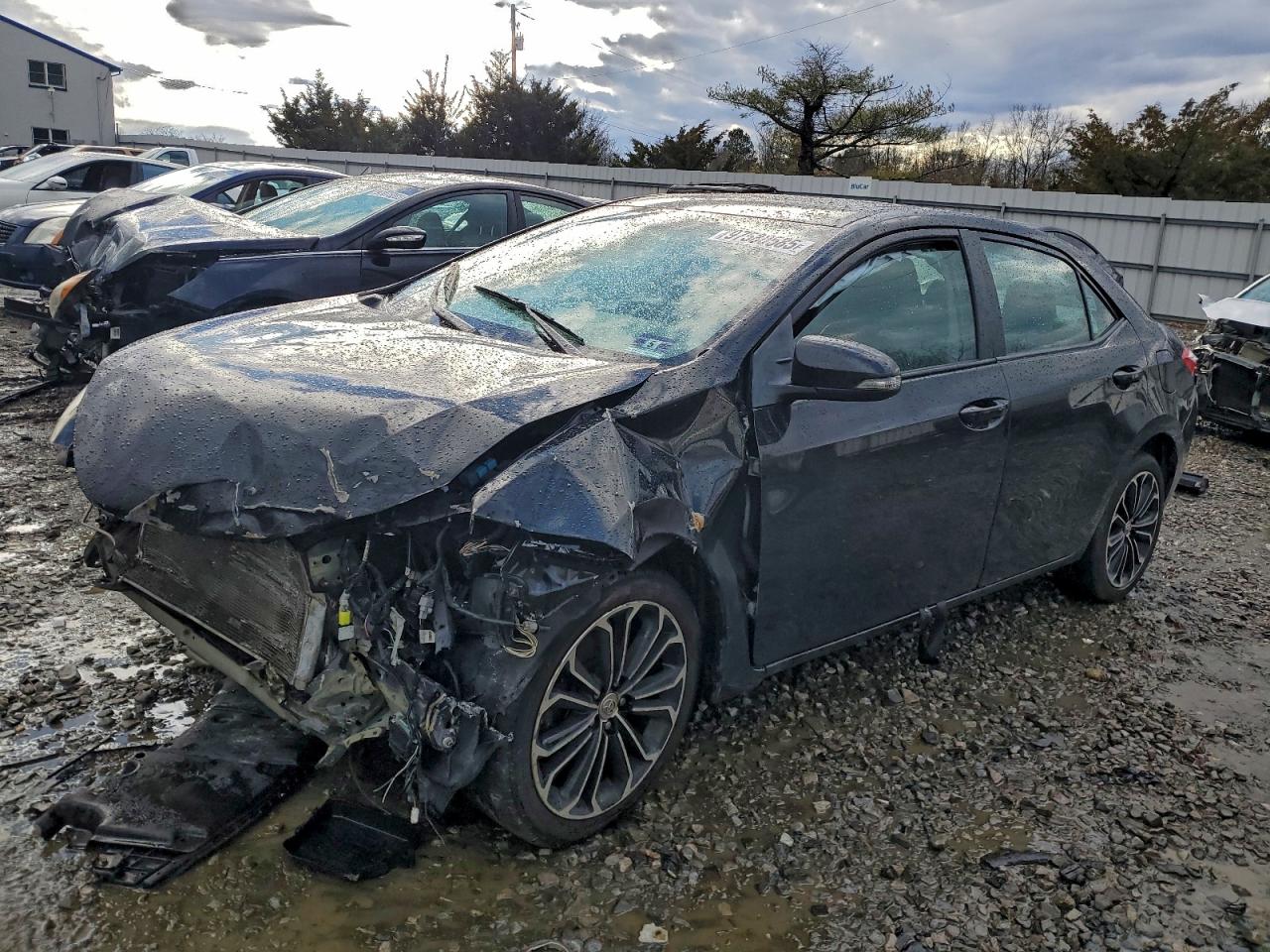 2015 TOYOTA COROLLA