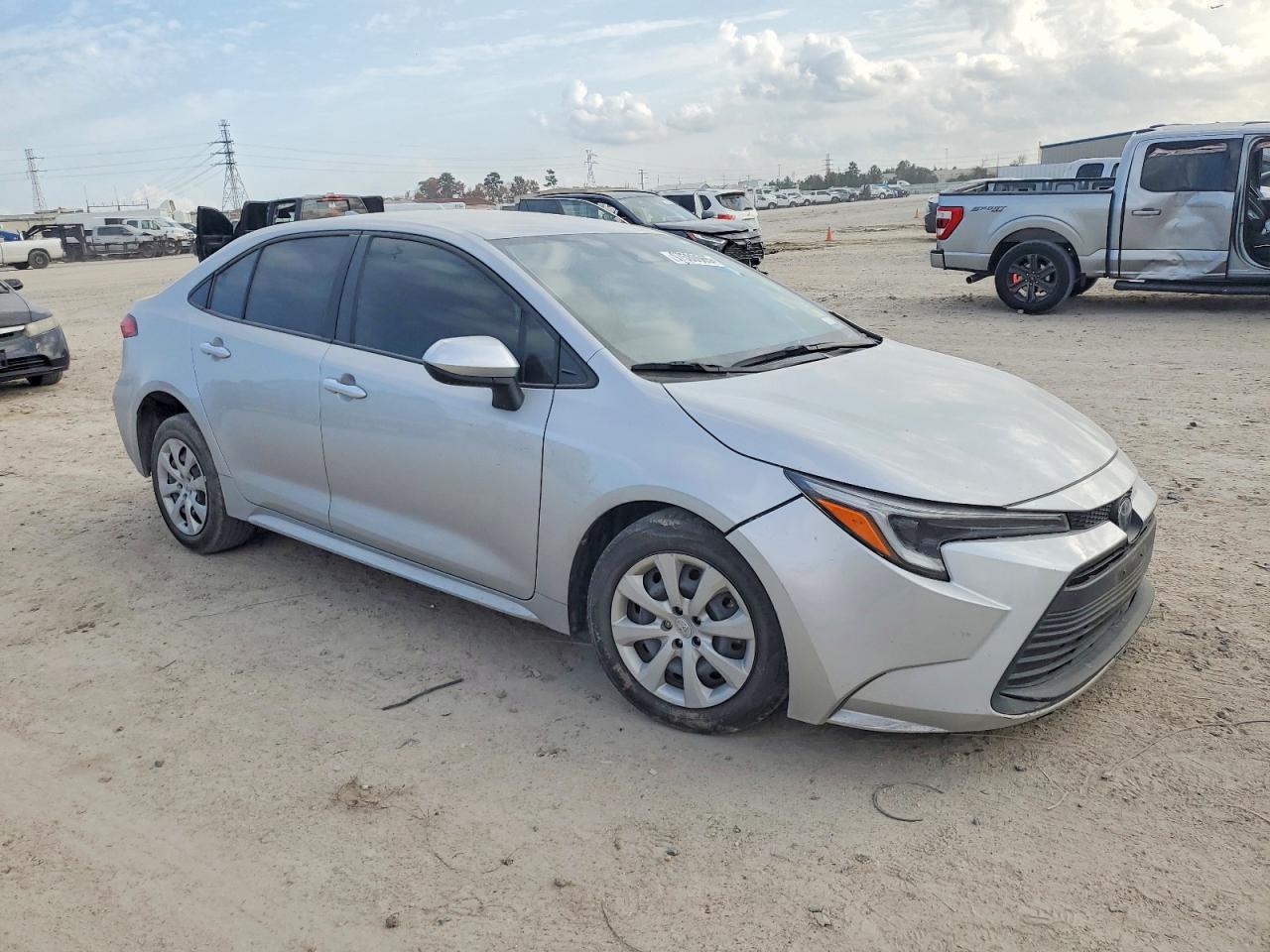 2023 TOYOTA COROLLA LE photo 4
