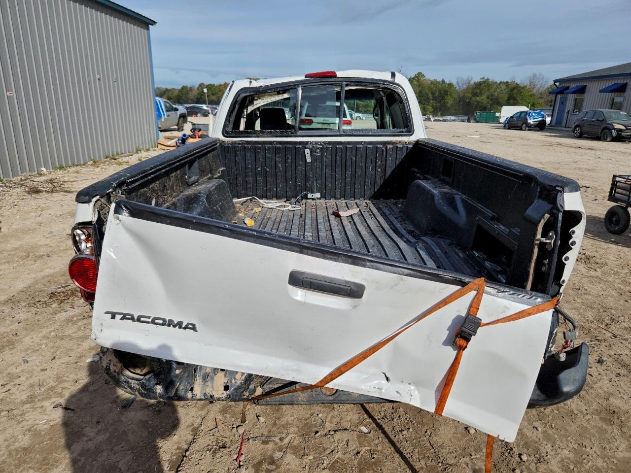 2008 TOYOTA TACOMA BASE photo 16