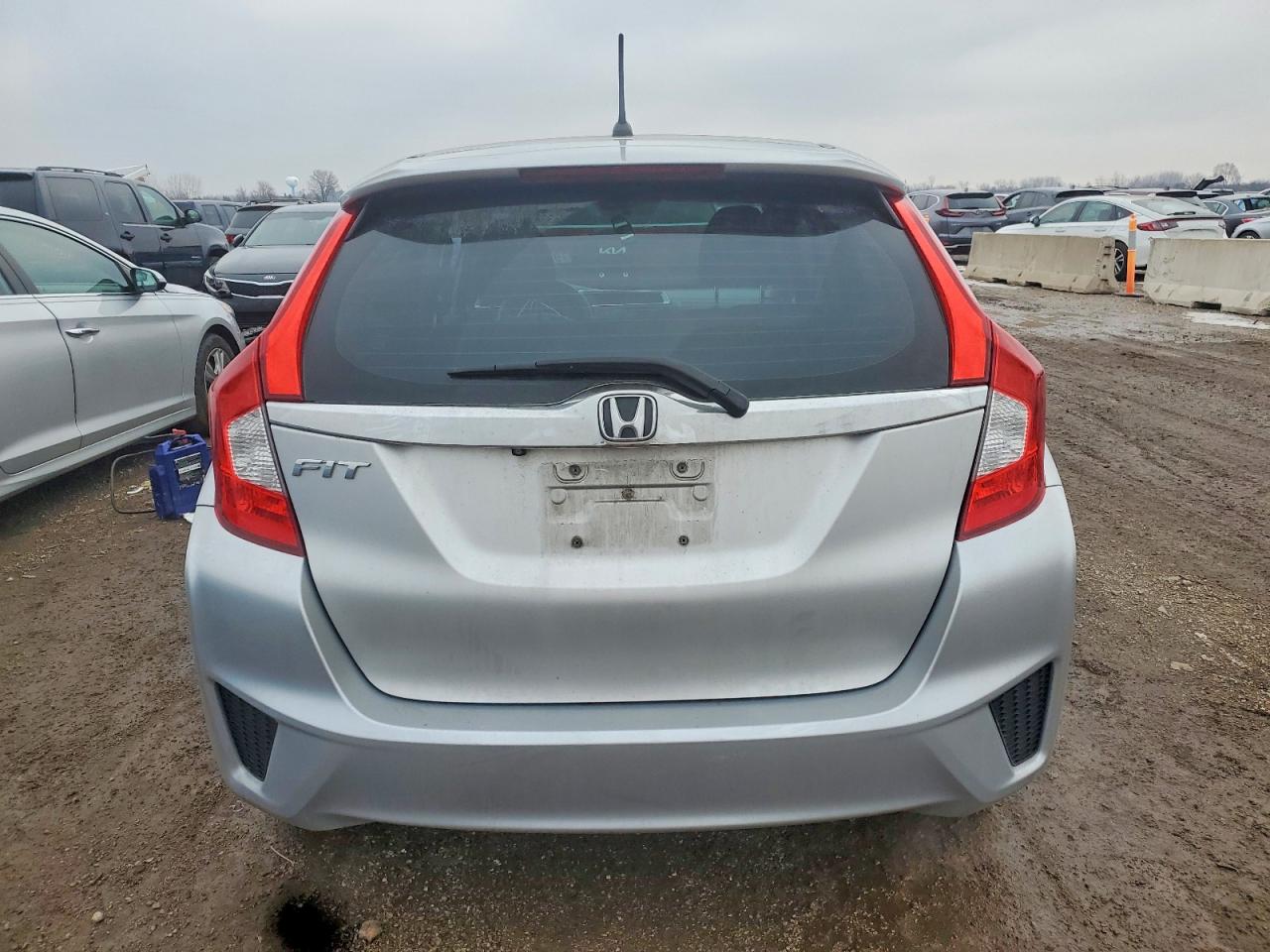 2015 HONDA FIT EX photo 16