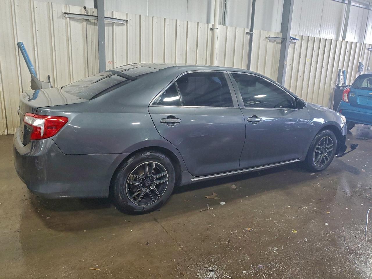 2012 TOYOTA CAMRY BASE photo 3