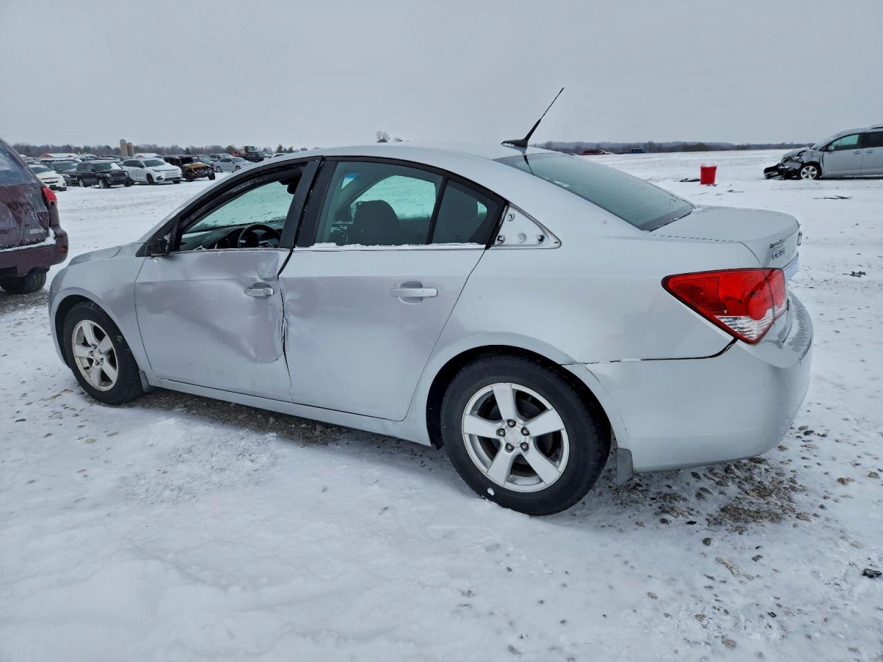 2013 CHEVROLET CRUZE LT photo 2