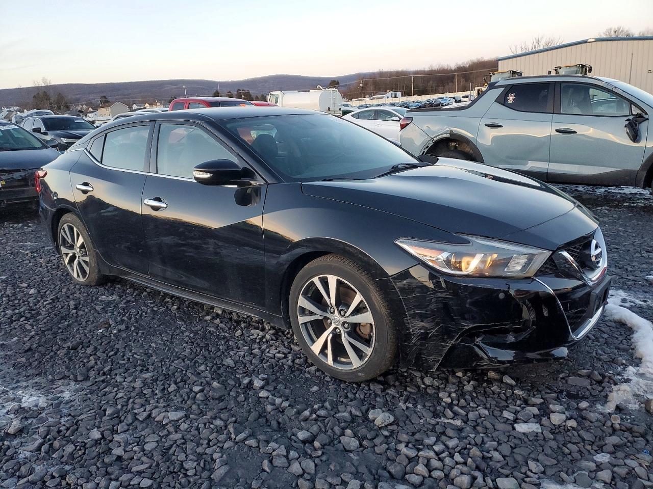 2017 NISSAN MAXIMA 3.5S photo 4
