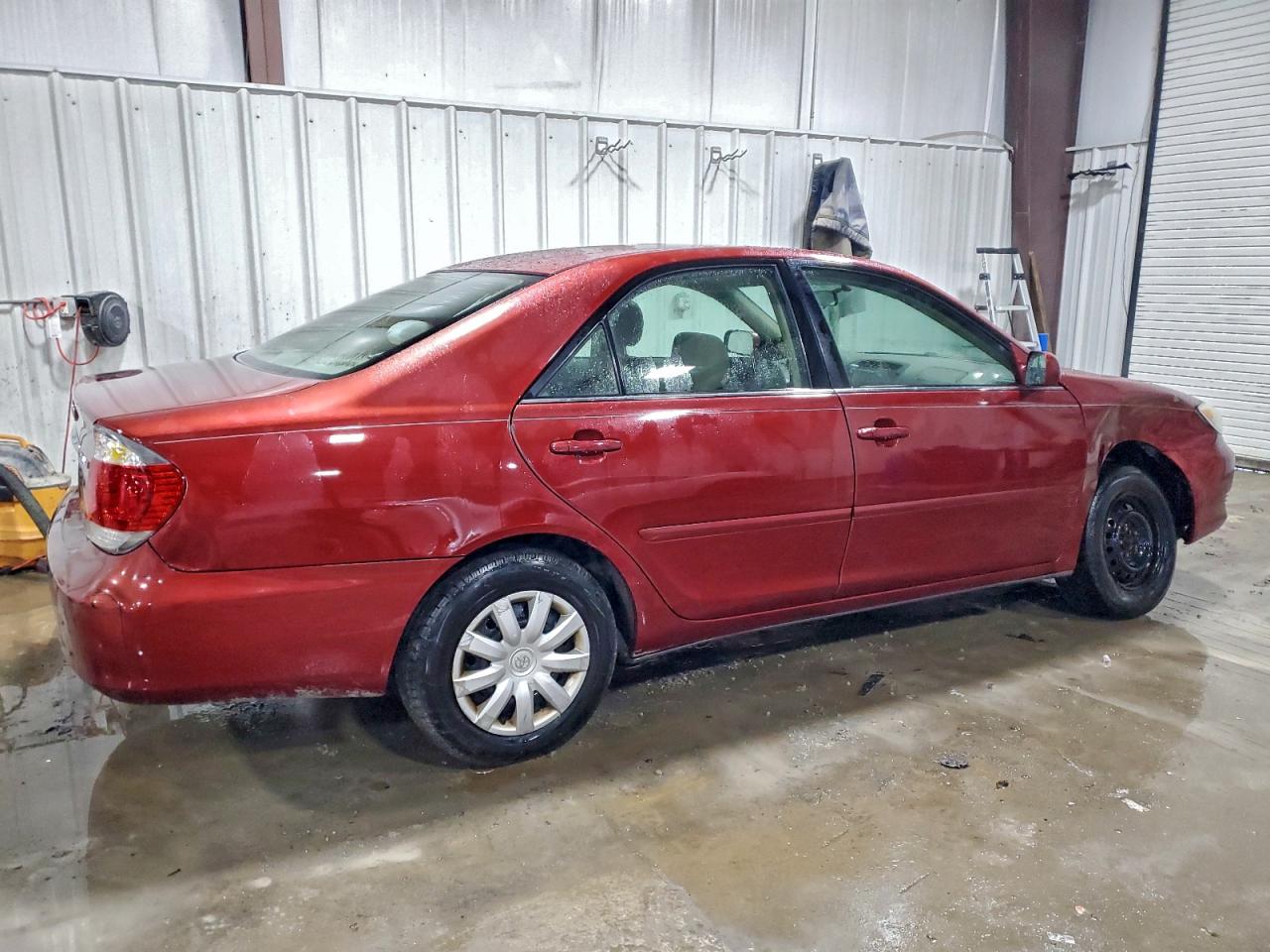 2006 TOYOTA CAMRY LE photo 3