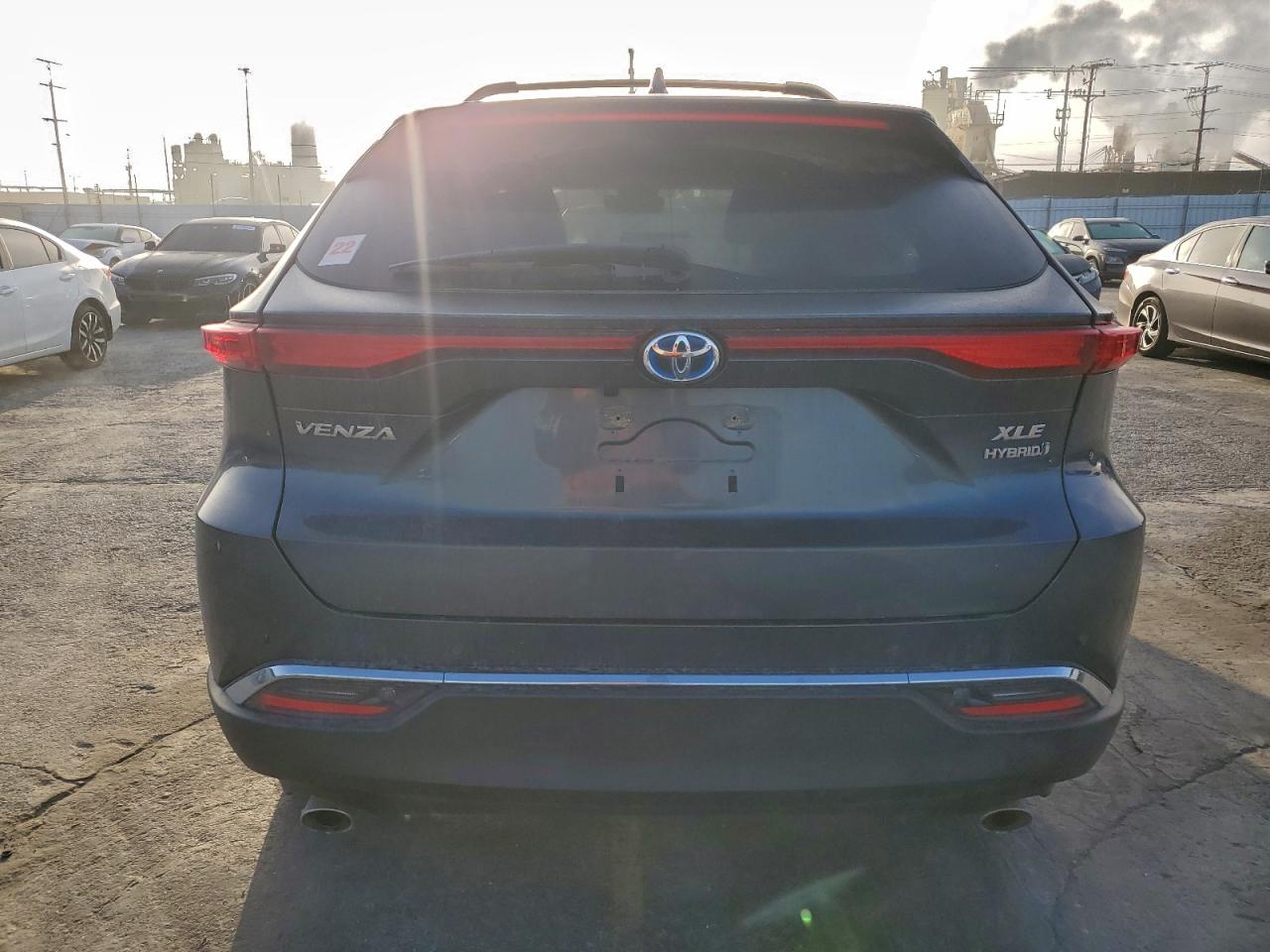 2021 TOYOTA VENZA LE photo 11