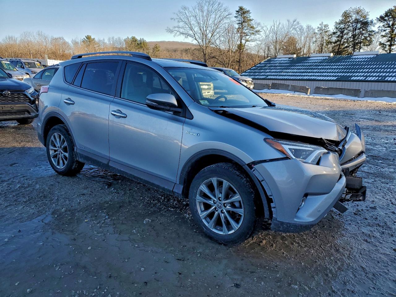 2017 TOYOTA RAV4 HV LIMITED photo 10
