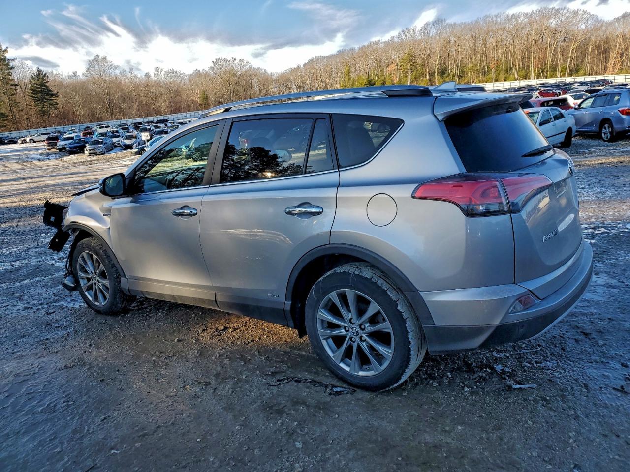 2017 TOYOTA RAV4 HV LIMITED photo 4