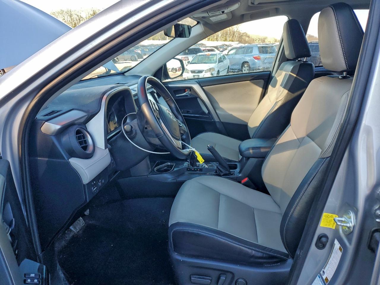 2017 TOYOTA RAV4 HV LIMITED photo 19