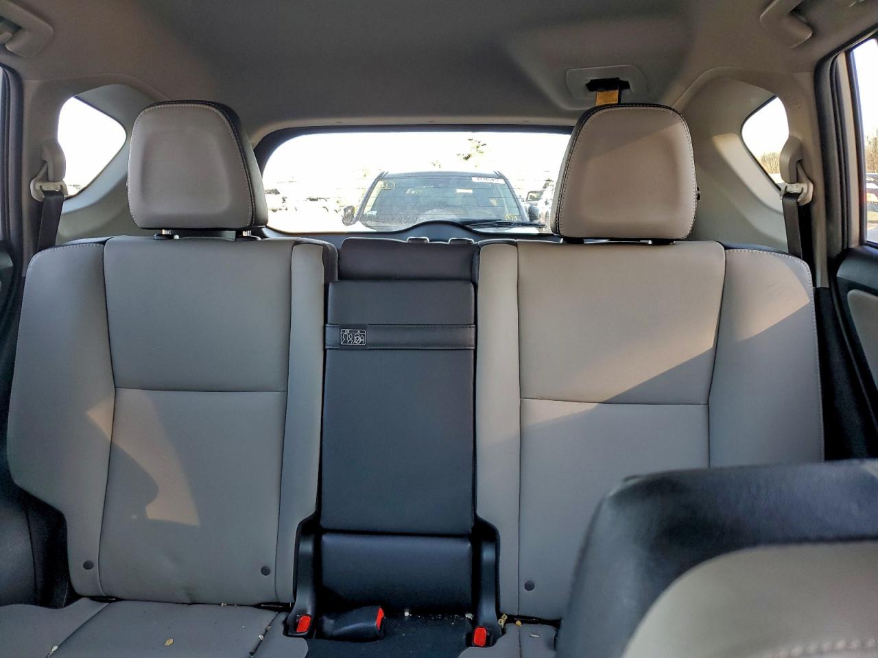 2017 TOYOTA RAV4 HV LIMITED photo 28
