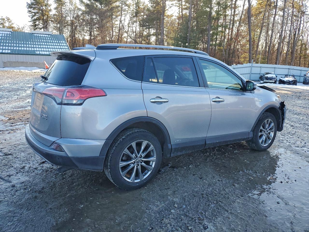 2017 TOYOTA RAV4 HV LIMITED photo 7