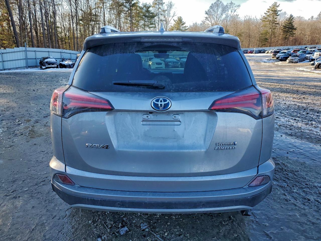2017 TOYOTA RAV4 HV LIMITED photo 16