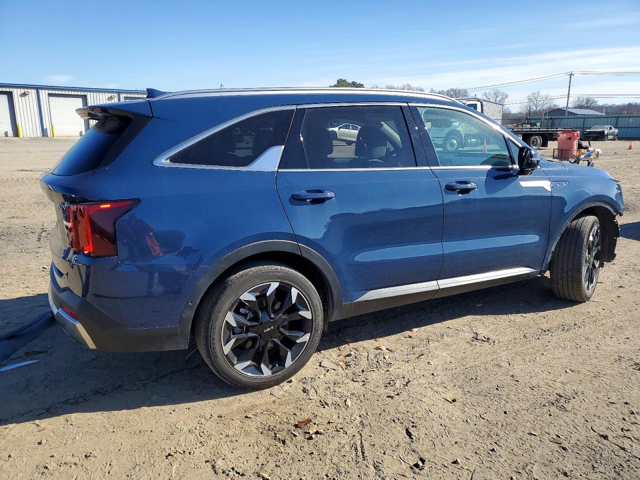2024 KIA SORENTO photo 5