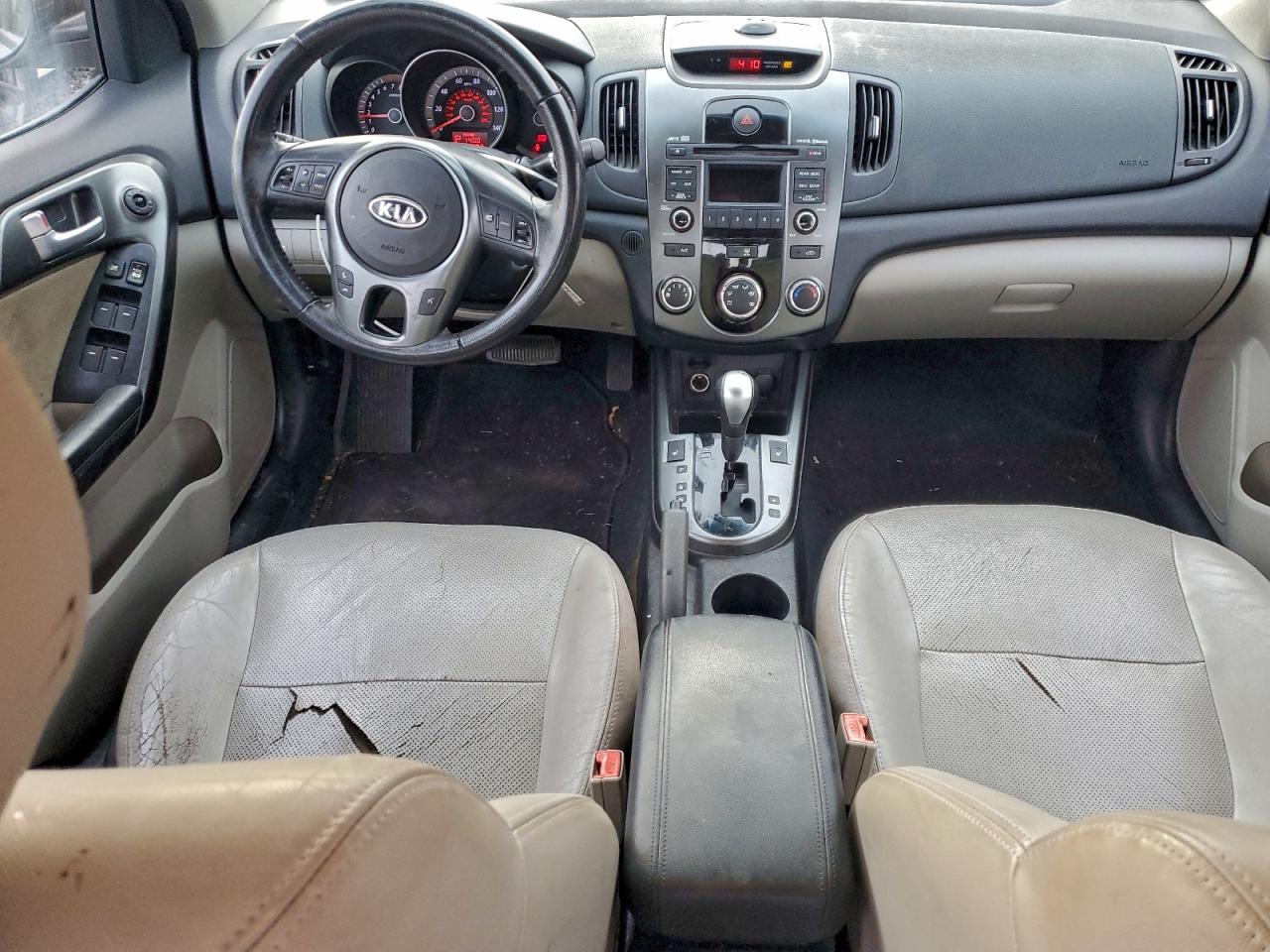 2010 KIA FORTE EX photo 8