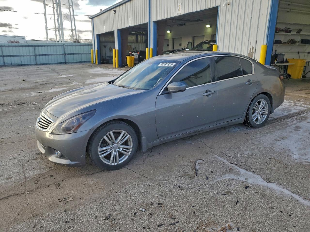 2013 INFINITI G37
