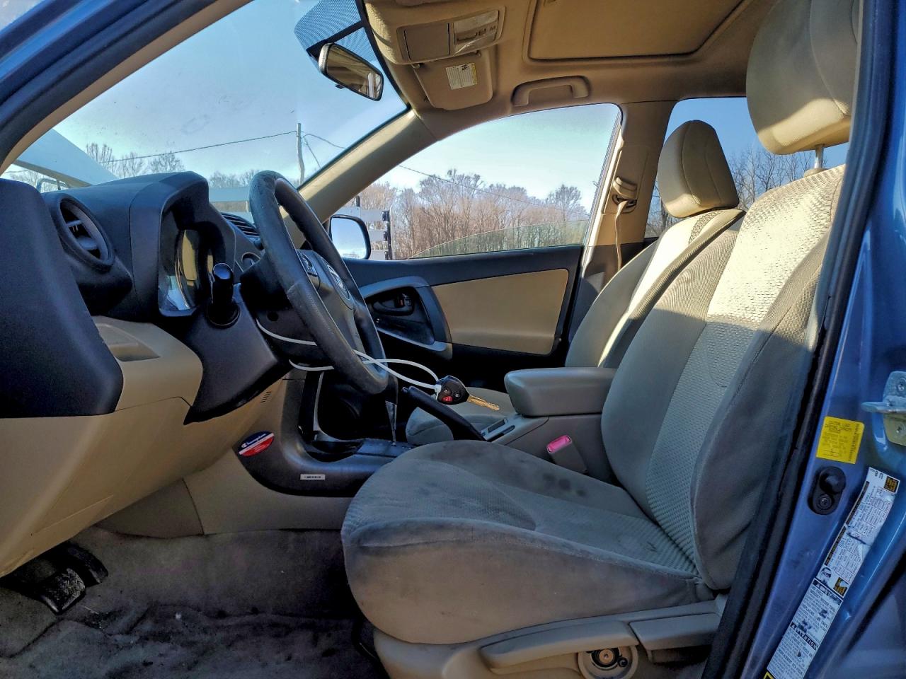 2011 TOYOTA RAV4 photo 7