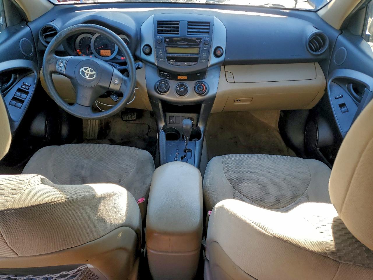 2011 TOYOTA RAV4 photo 8