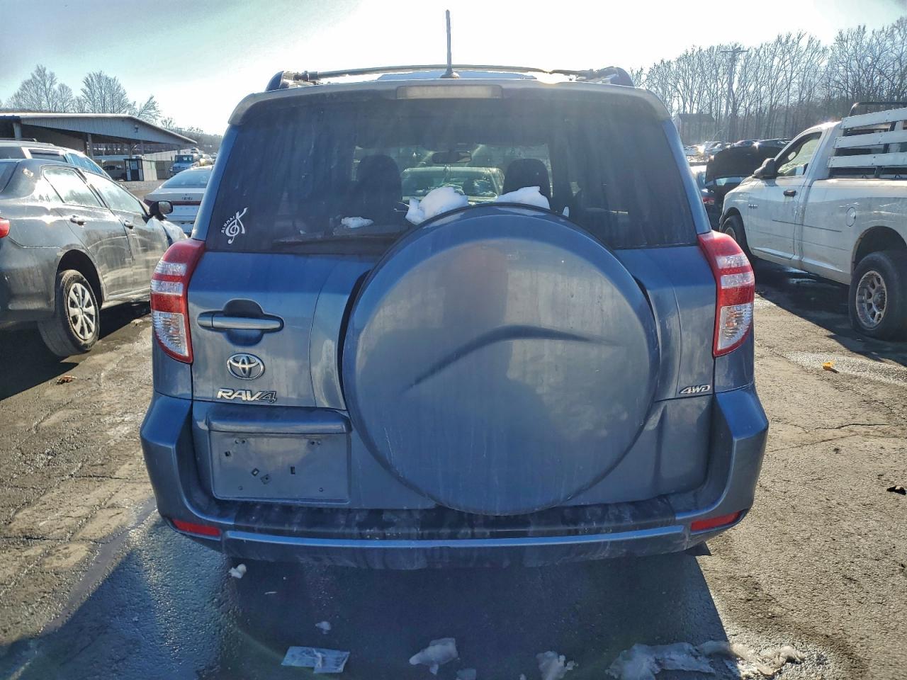 2011 TOYOTA RAV4 photo 6