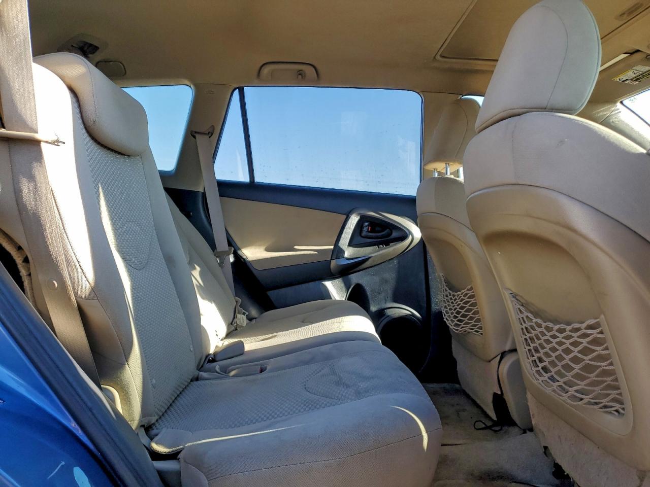 2011 TOYOTA RAV4 photo 11