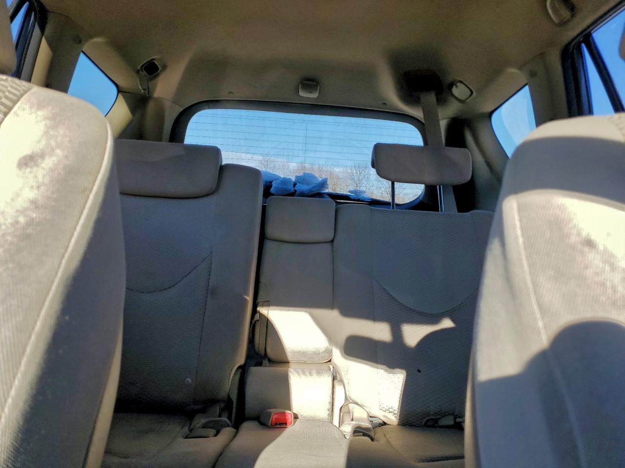 2011 TOYOTA RAV4 photo 10