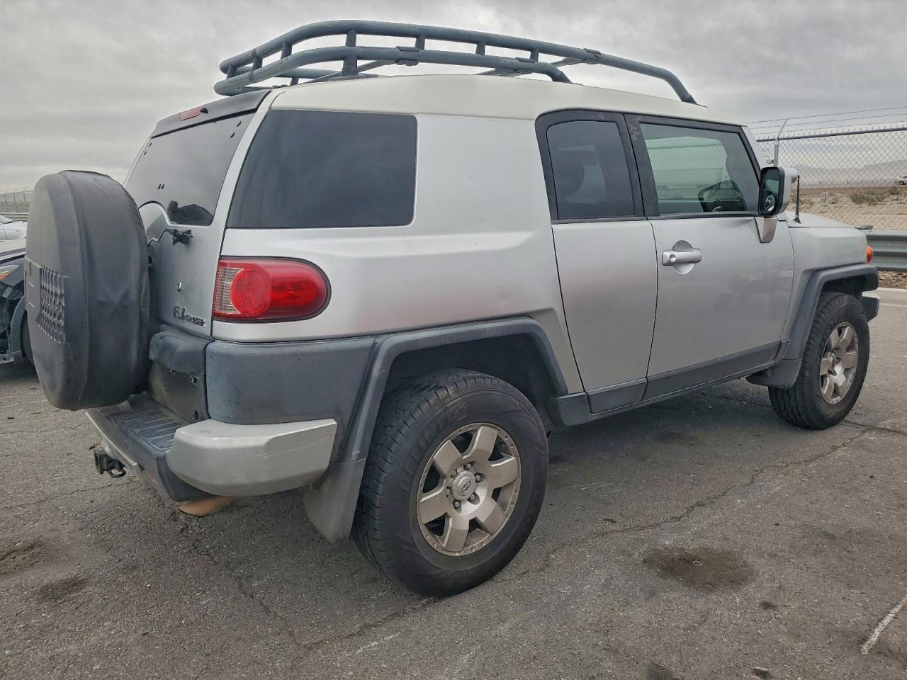 2007 TOYOTA FJ CRUISER photo 3