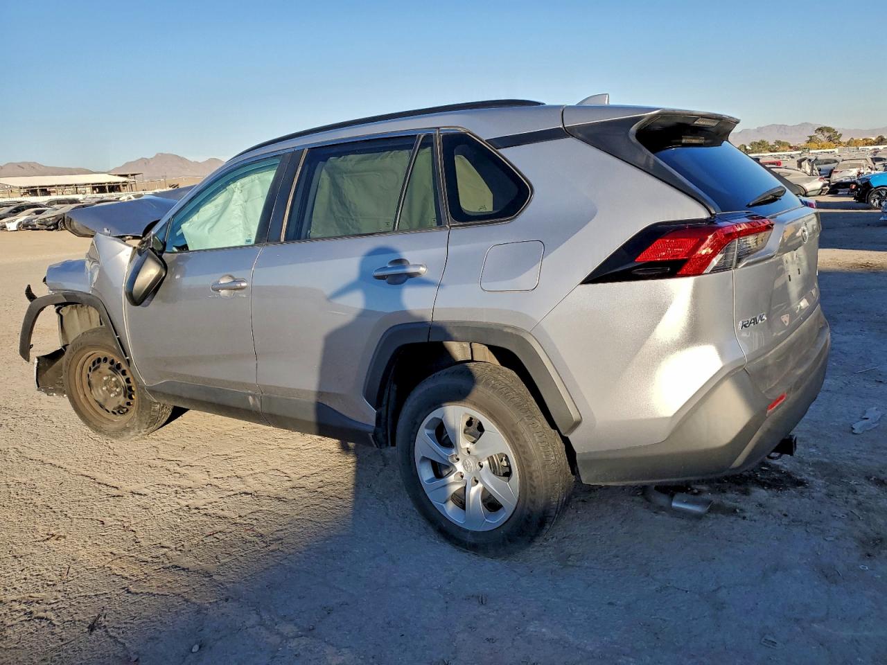 2019 TOYOTA RAV4 LE photo 3