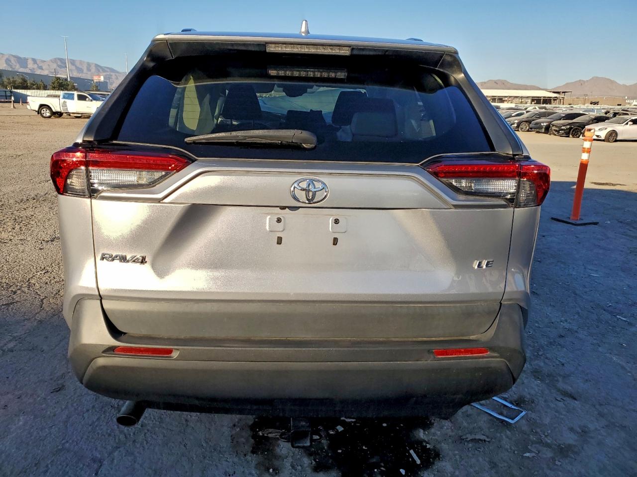 2019 TOYOTA RAV4 LE photo 11
