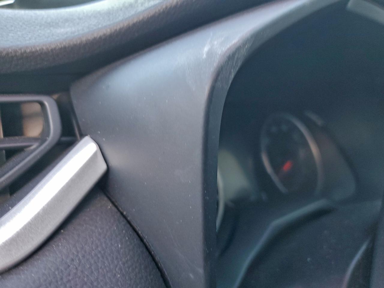 2019 TOYOTA RAV4 LE photo 17