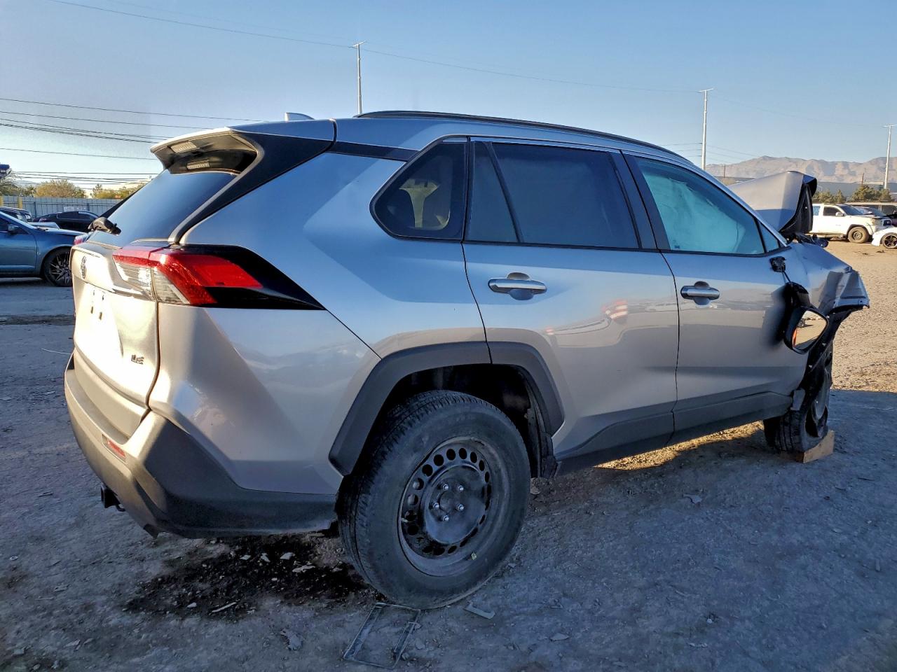 2019 TOYOTA RAV4 LE photo 5