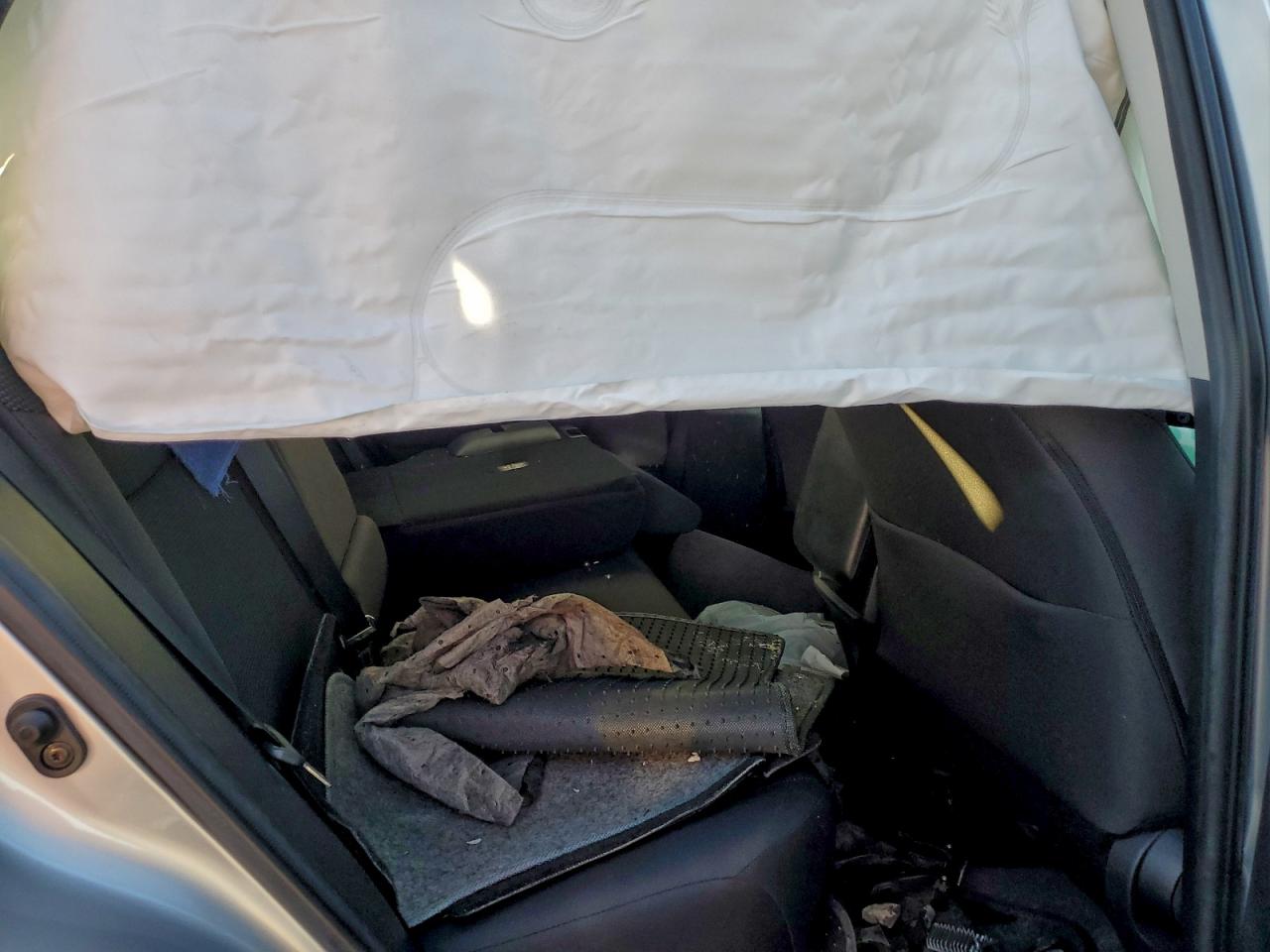2019 TOYOTA RAV4 LE photo 19