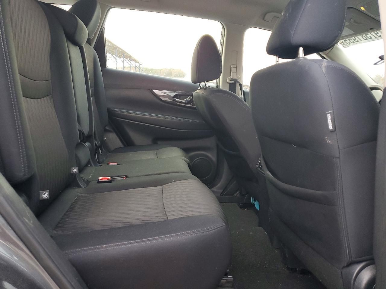 2018 NISSAN ROGUE S photo 10