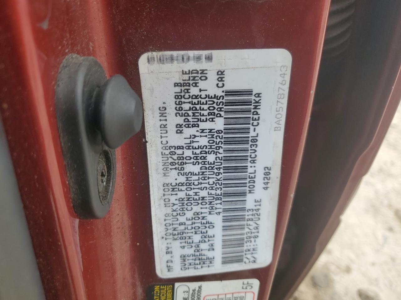 2004 TOYOTA CAMRY LE photo 12