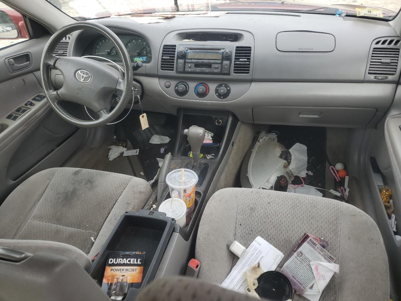2004 TOYOTA CAMRY LE photo 8