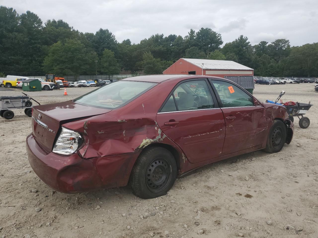 2004 TOYOTA CAMRY LE photo 3