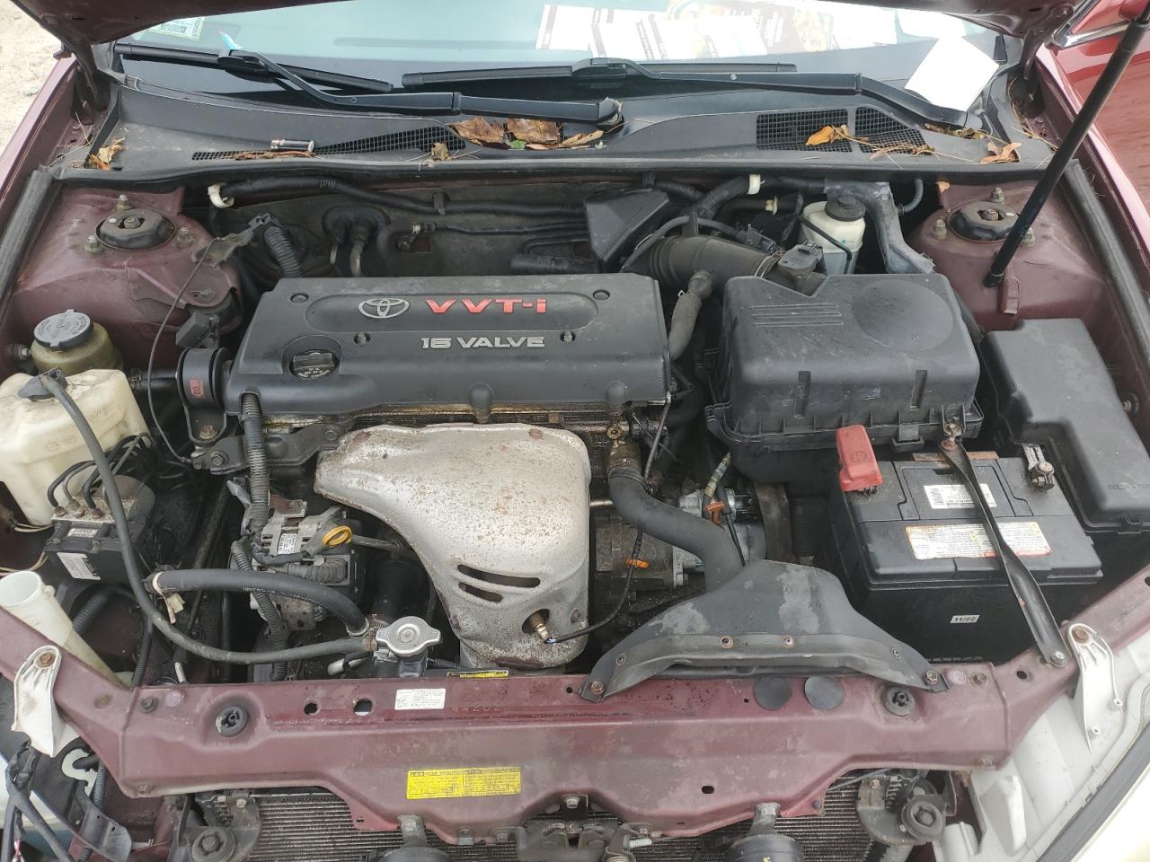 2004 TOYOTA CAMRY LE photo 11