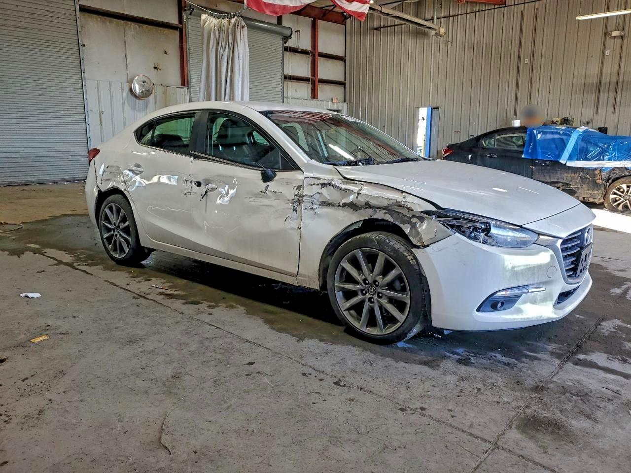 2018 MAZDA 3 TOURING photo 4