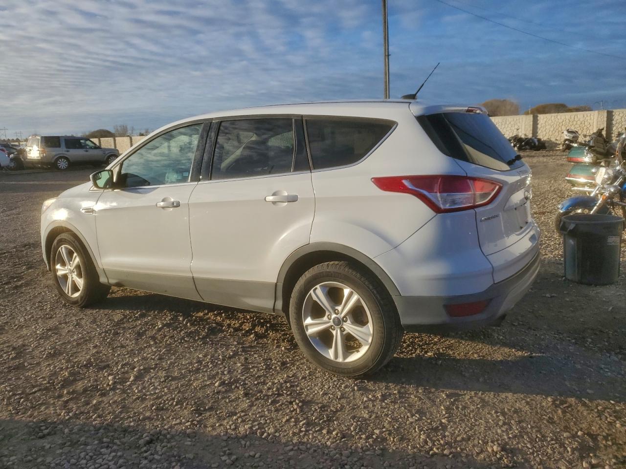 2015 FORD ESCAPE SE photo 2